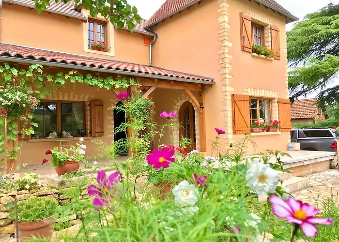 Les Cèdres du Linard, Chambres d'Hôtes B&B Near Lascaux, Montignac, Sarlat-la-Canéda, Dordogne